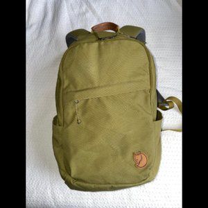 Fjallraven Raven 20L in Foliage Green